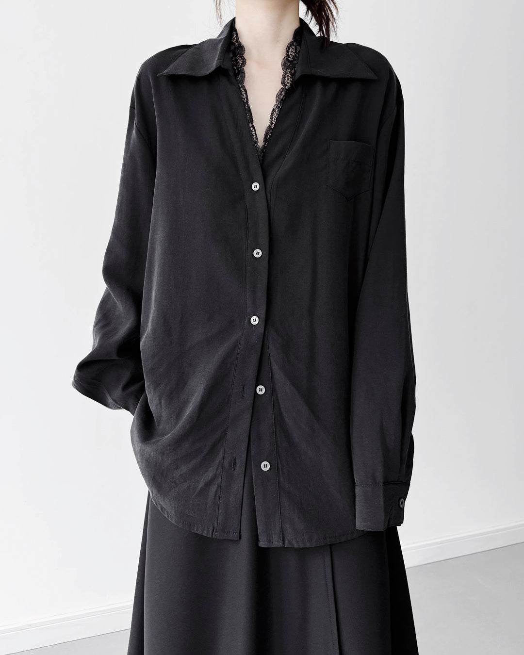 ♥LACE TRIM SHIRT