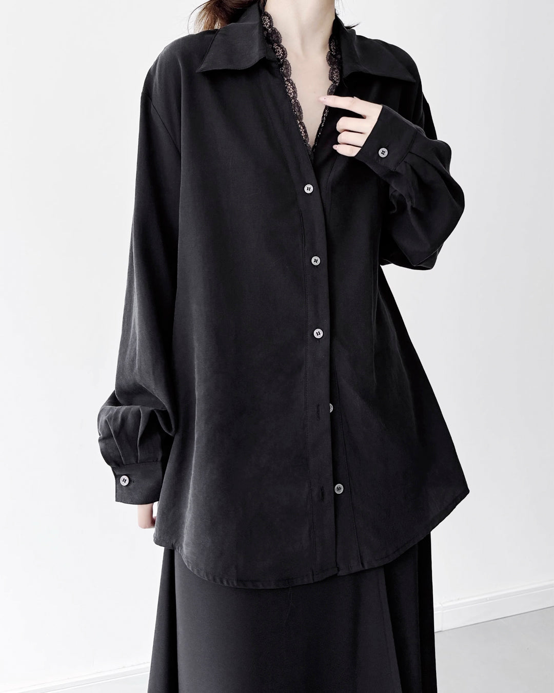 ♥LACE TRIM SHIRT