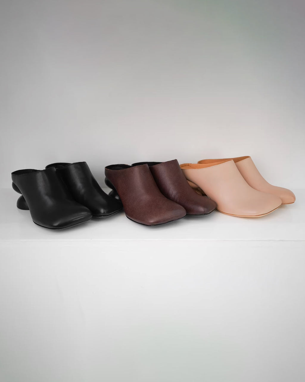 ♥SPHERE HEEL SQUARE LEATHER MULE