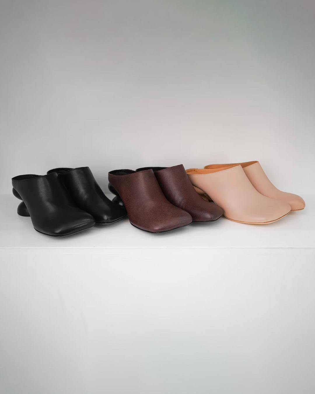 ♥SPHERE HEEL SQUARE LEATHER MULE