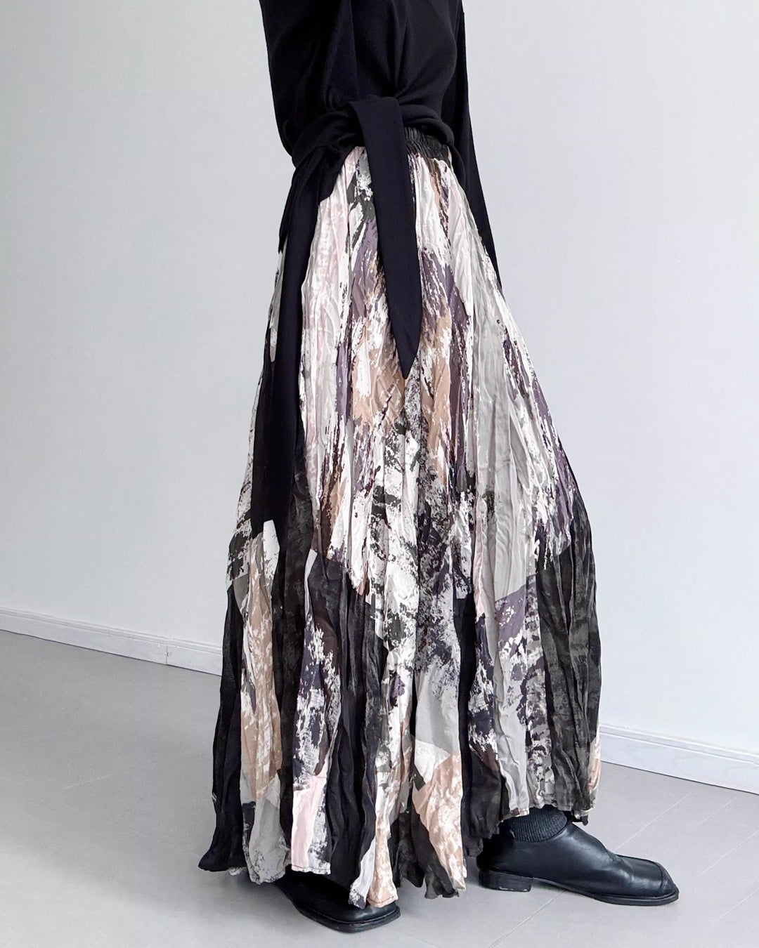 ♥ABSTRACT PRINT CRUSHED FLARED SKIRT