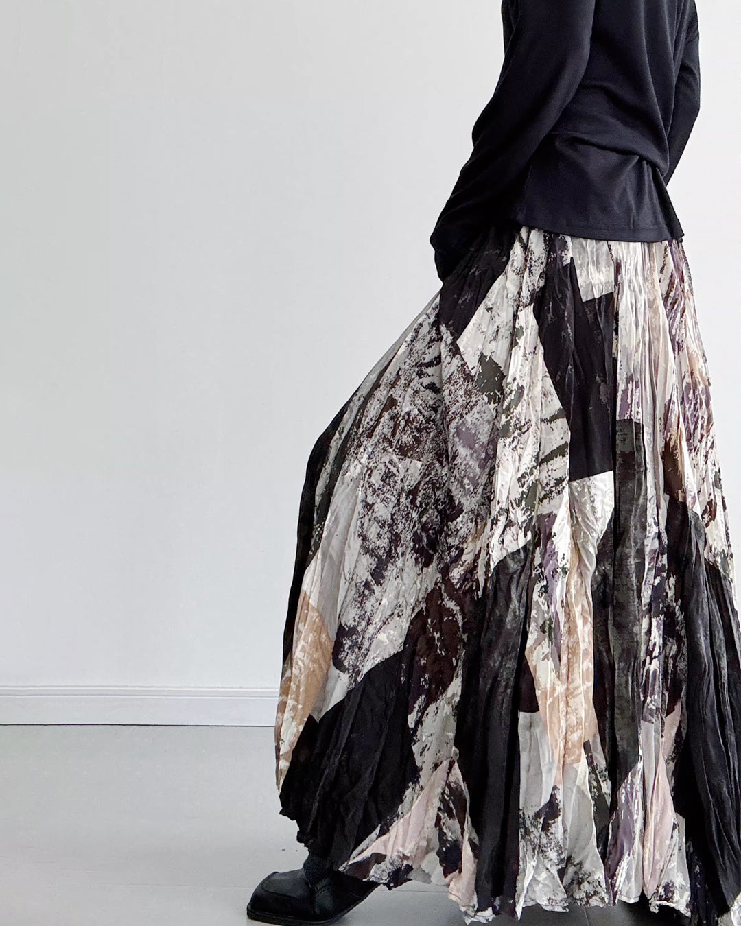 ♥ABSTRACT PRINT CRUSHED FLARED SKIRT