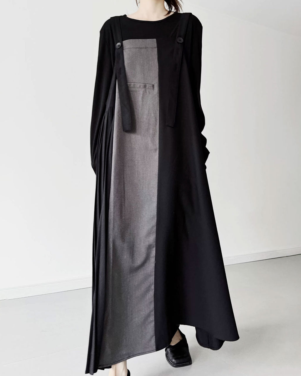 ♥TWO-TONE PLEATED SUSPENDER DRESS