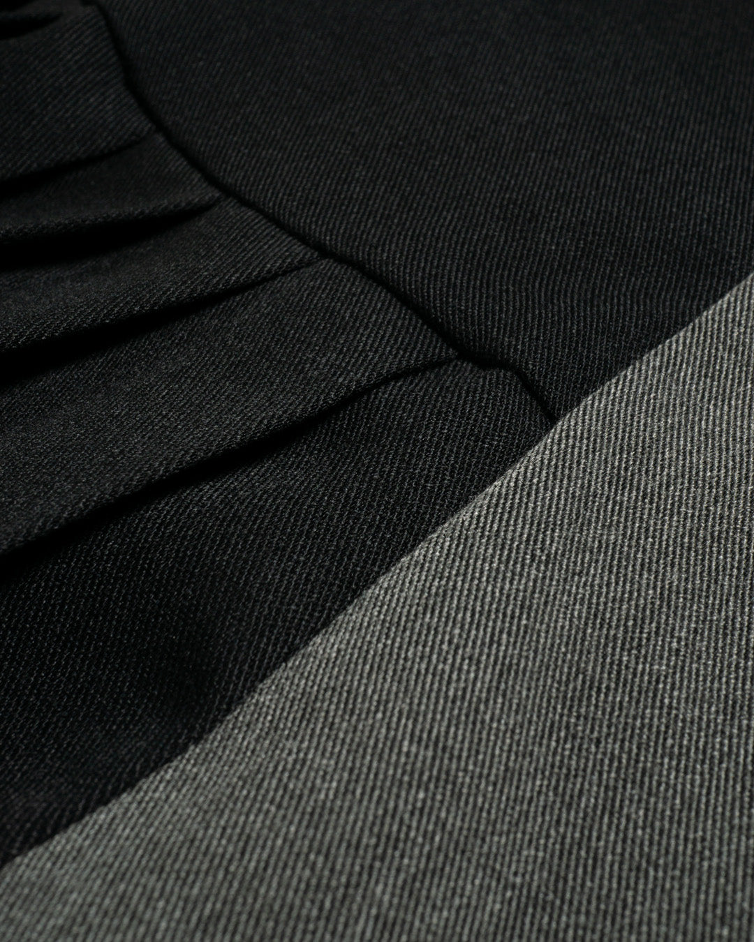 ♥TWO-TONE PLEATED SUSPENDER DRESS