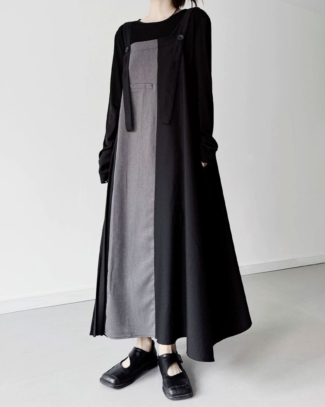 ♥TWO-TONE PLEATED SUSPENDER DRESS