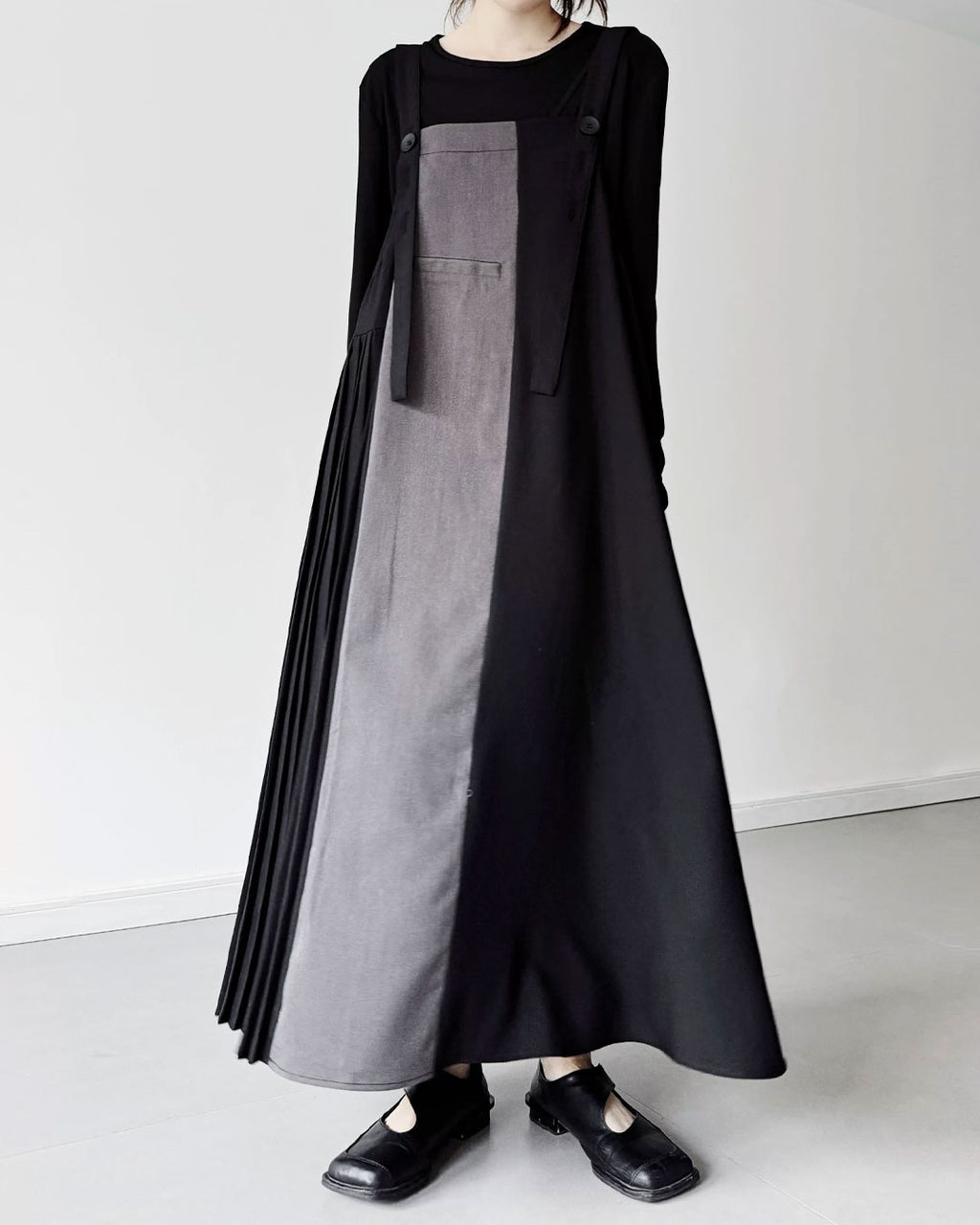 ♥TWO-TONE PLEATED SUSPENDER DRESS