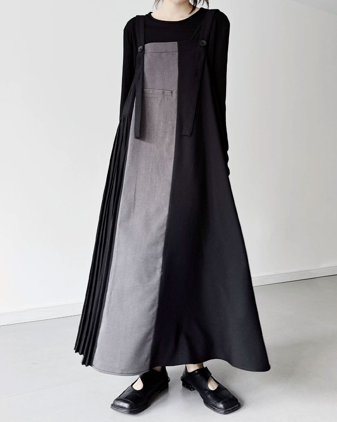 ♥TWO-TONE PLEATED SUSPENDER DRESS