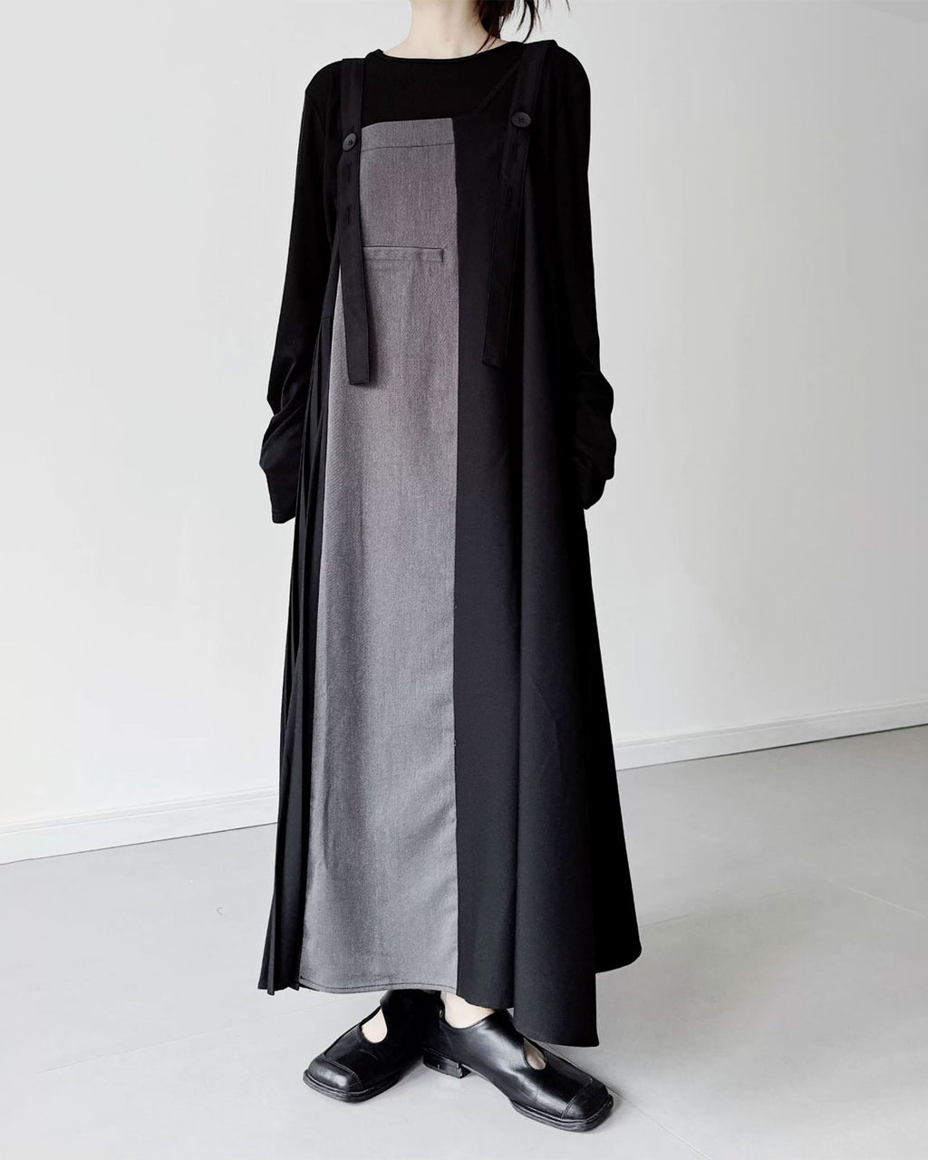 ♥TWO-TONE PLEATED SUSPENDER DRESS