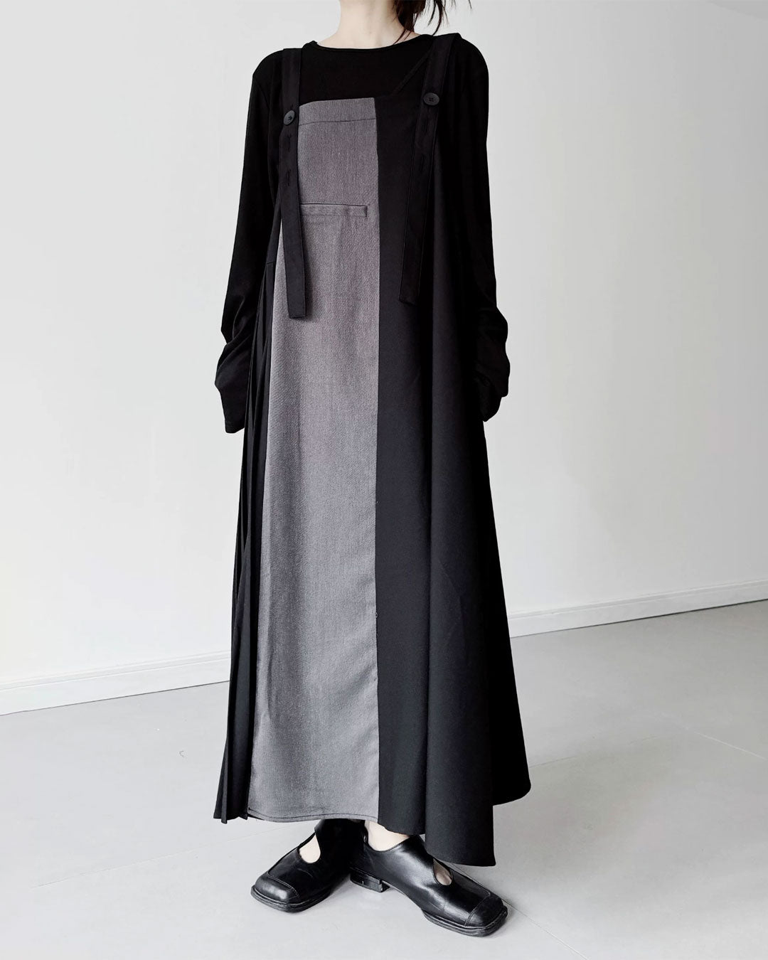 ♥TWO-TONE PLEATED SUSPENDER DRESS