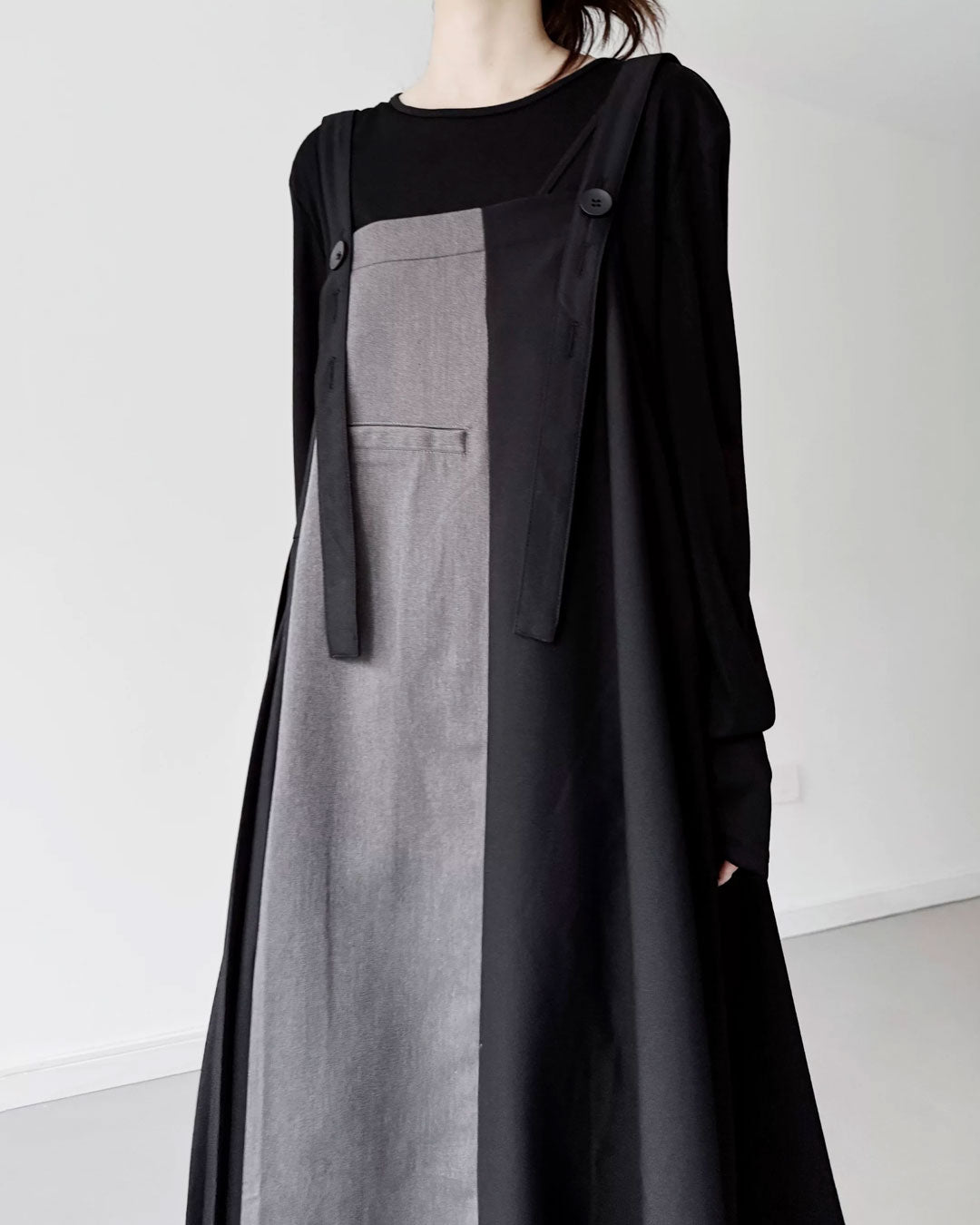 ♥TWO-TONE PLEATED SUSPENDER DRESS