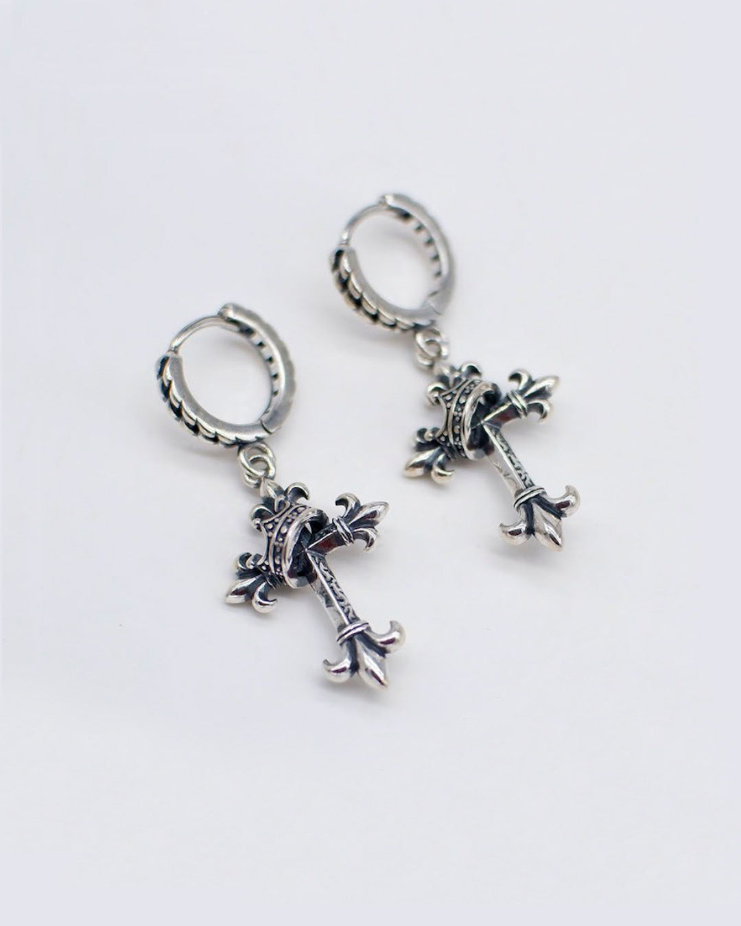 ♠♥GOTHIC CROSS PIERCE