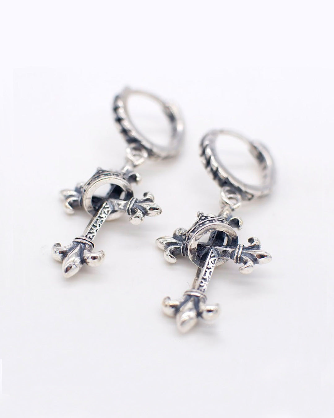 ♠♥GOTHIC CROSS PIERCE