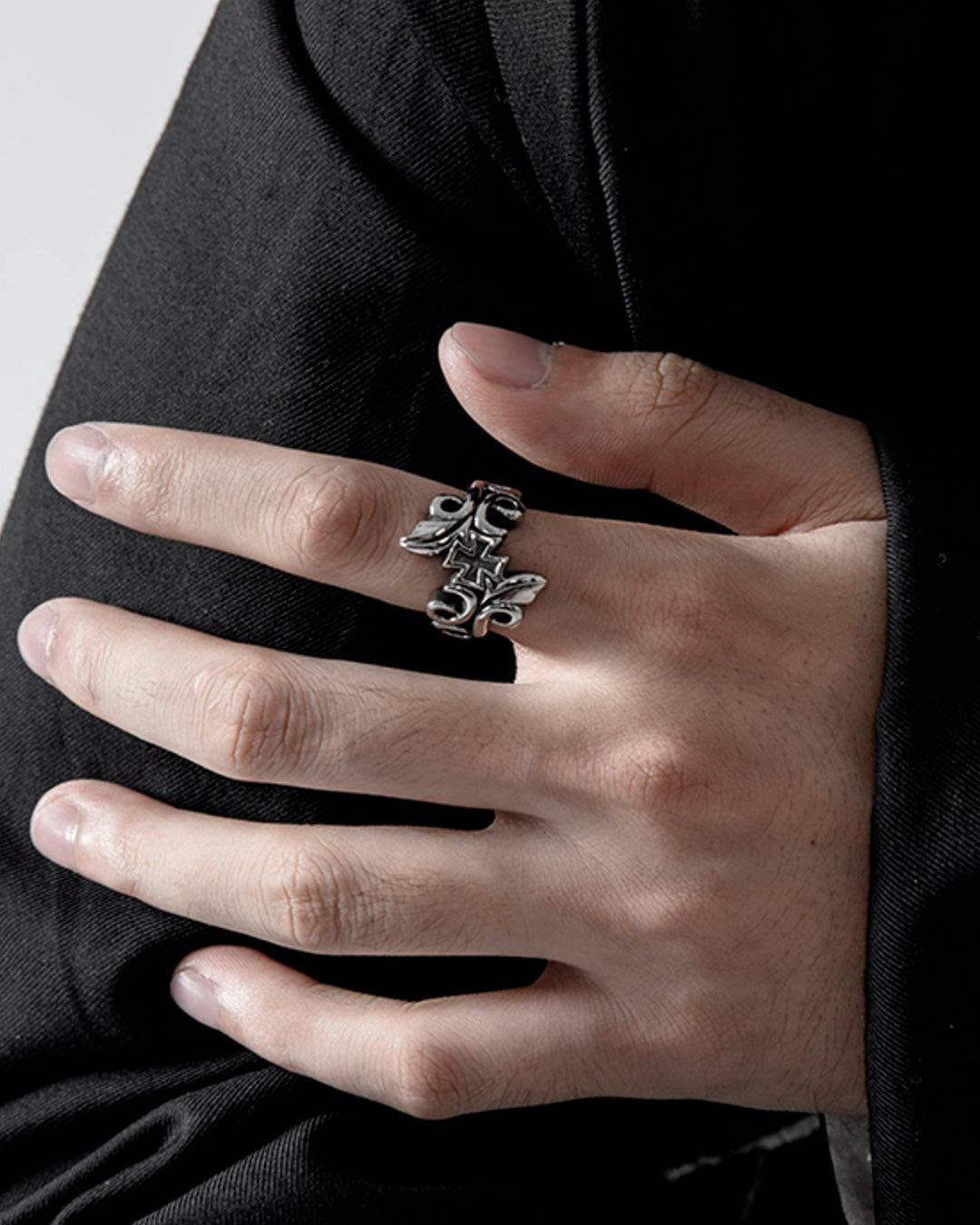 ♠♥CROSS AND LEAF RING