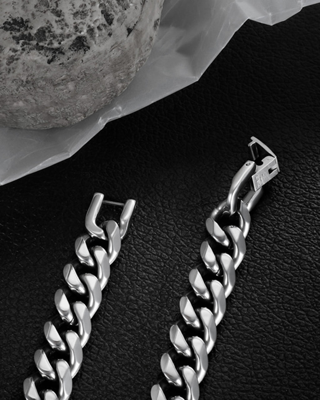 ♠♥FLAT BUCKLE CHAIN BRACELET