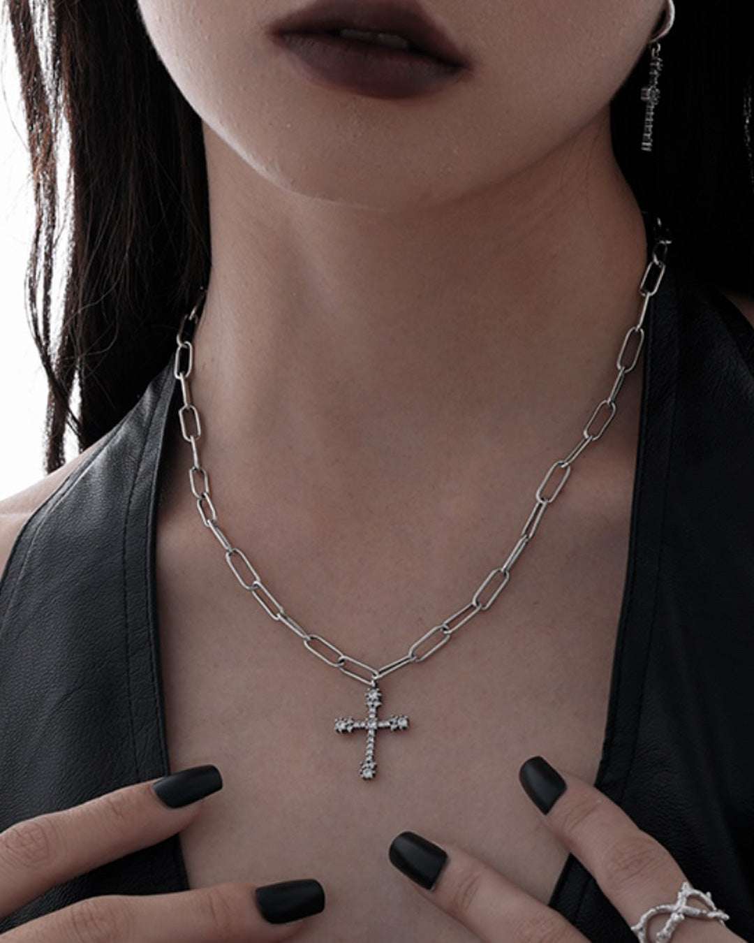 ♠♥SQUARE CHAIN CROSS NECKLACE